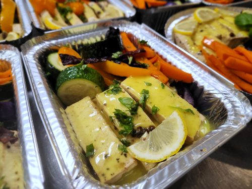 Tofu poivre noir, sauce citronnée (repas congelé)